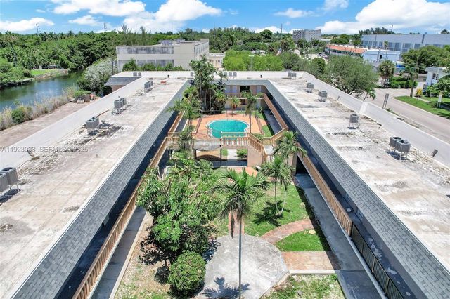 13210 Memorial Hwy 221, North Miami, FL 33161