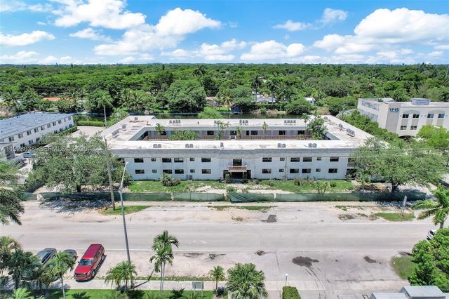 13210 Memorial Hwy 221, North Miami, FL 33161
