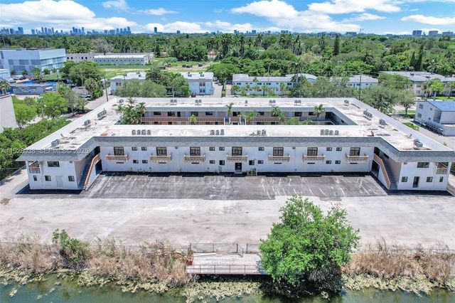 13210 Memorial Hwy 221, North Miami, FL 33161