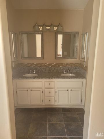 6907 Rush Point Court, Bakersfield, CA 93313