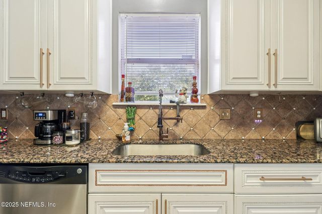 1693 SANCTUARY Way, Fleming Island, FL 32003