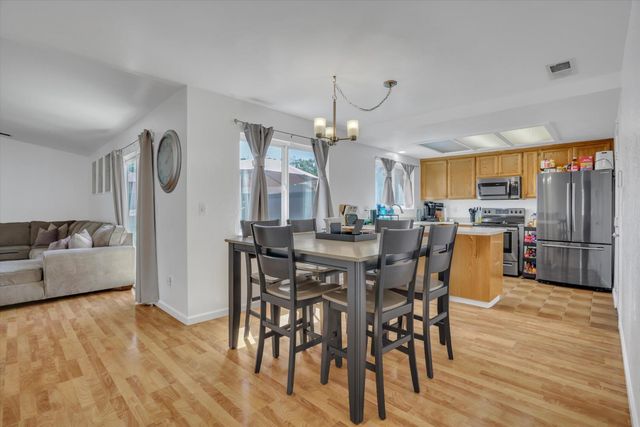 901 Wilma Dr, Modesto, CA 95351