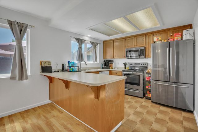 901 Wilma Dr, Modesto, CA 95351