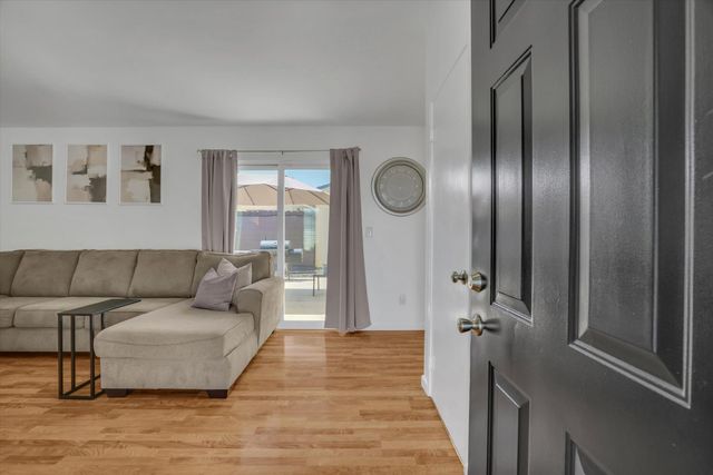 901 Wilma Dr, Modesto, CA 95351