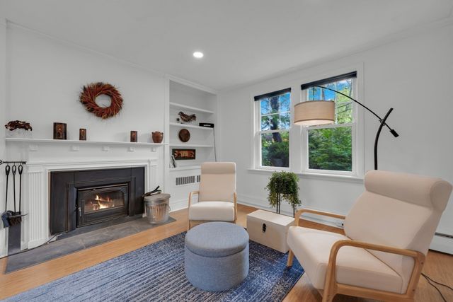 26 Nelson Pl, Worcester, MA 01605