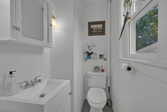 26 Nelson Pl, Worcester, MA 01605