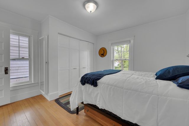 26 Nelson Pl, Worcester, MA 01605