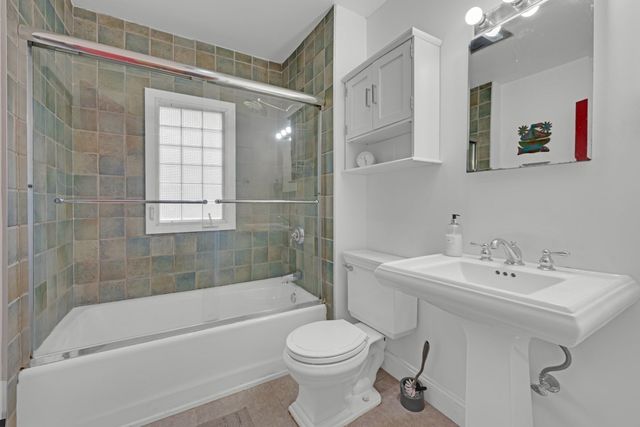 26 Nelson Pl, Worcester, MA 01605