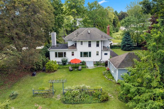 26 Nelson Pl, Worcester, MA 01605