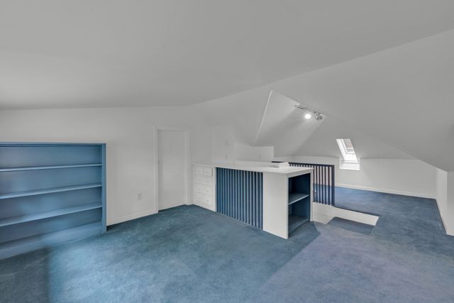 26 Nelson Pl, Worcester, MA 01605