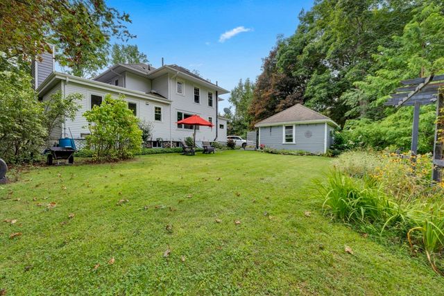 26 Nelson Pl, Worcester, MA 01605