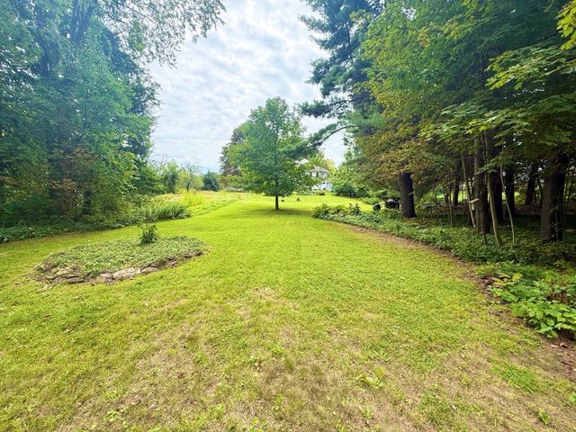 26 Nelson Pl, Worcester, MA 01605