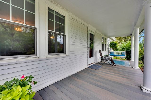 26 Nelson Pl, Worcester, MA 01605