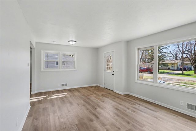 1332 Manor Street, Kalamazoo, MI 49006