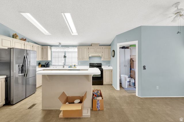 2866 S HAMPTON PARK DR, West Valley City, UT 84119