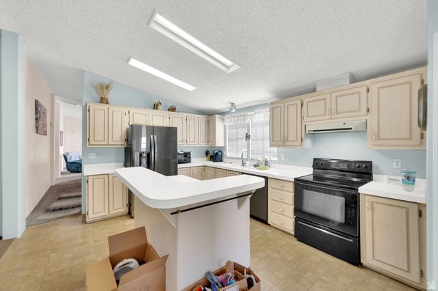 2866 S HAMPTON PARK DR, West Valley City, UT 84119