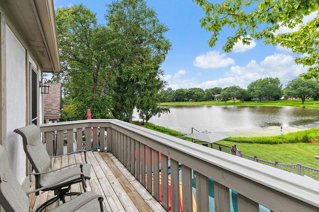 570 Sandpebble Drive, Schaumburg, IL 60193