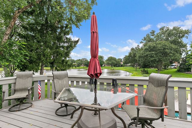 570 Sandpebble Drive, Schaumburg, IL 60193
