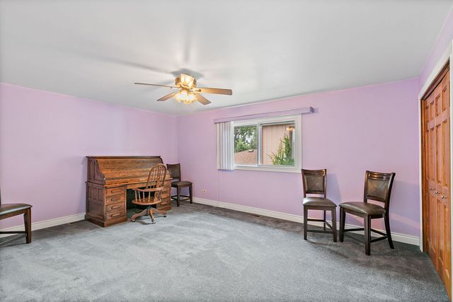 570 Sandpebble Drive, Schaumburg, IL 60193