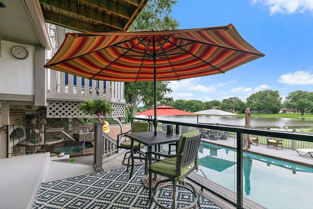 570 Sandpebble Drive, Schaumburg, IL 60193