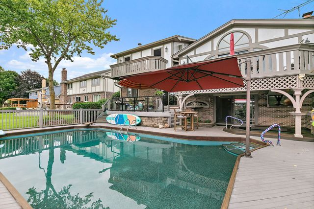 570 Sandpebble Drive, Schaumburg, IL 60193