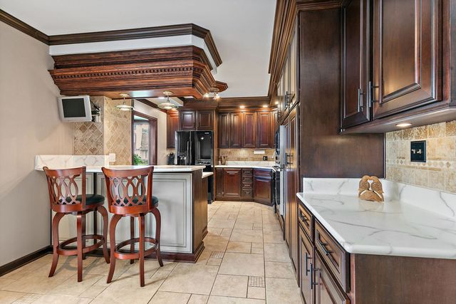 570 Sandpebble Drive, Schaumburg, IL 60193