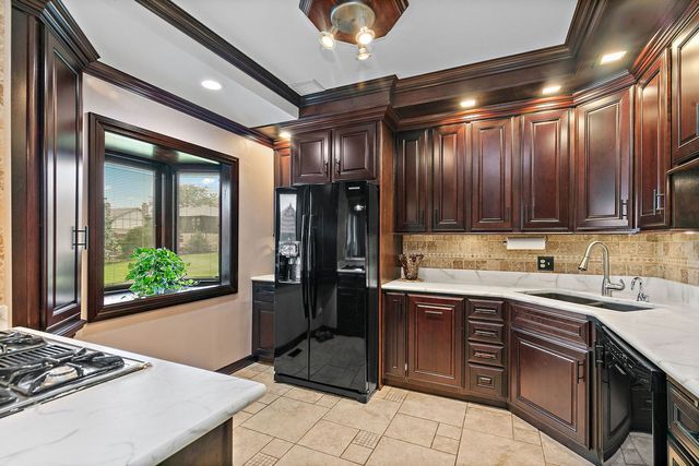 570 Sandpebble Drive, Schaumburg, IL 60193