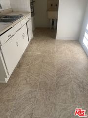 107 W 84th Place, Los Angeles, CA 90003