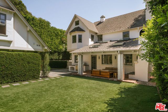 12225 Falkirk Lane, Los Angeles, CA 90049