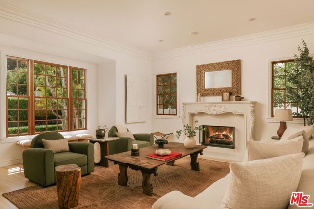 12225 Falkirk Lane, Los Angeles, CA 90049