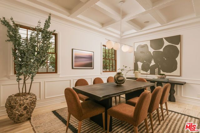 12225 Falkirk Lane, Los Angeles, CA 90049