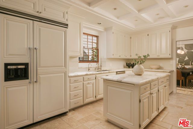 12225 Falkirk Lane, Los Angeles, CA 90049