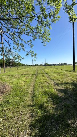 869 County Road 3908, Wills Point, TX 75169