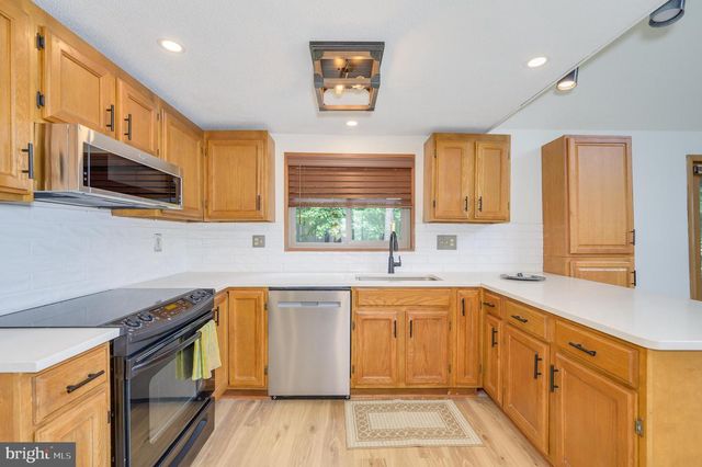 496 WINTER CAMP, Hedgesville, WV 25427