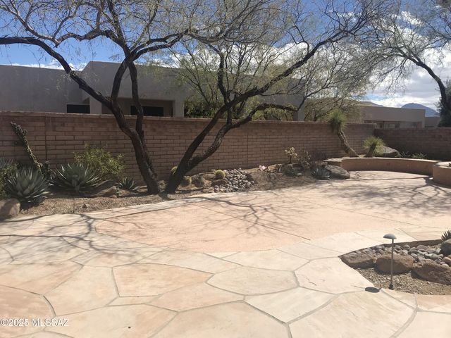 13842 N Slazenger Drive, Oro Valley, AZ 85755