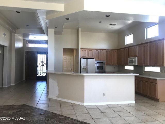 13842 N Slazenger Drive, Oro Valley, AZ 85755