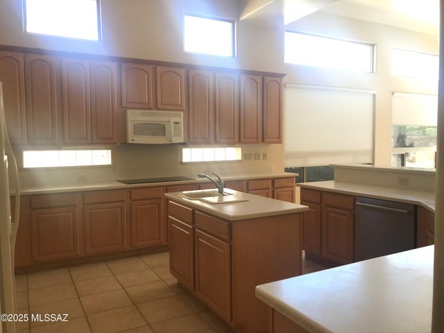 13842 N Slazenger Drive, Oro Valley, AZ 85755