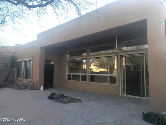 13842 N Slazenger Drive, Oro Valley, AZ 85755