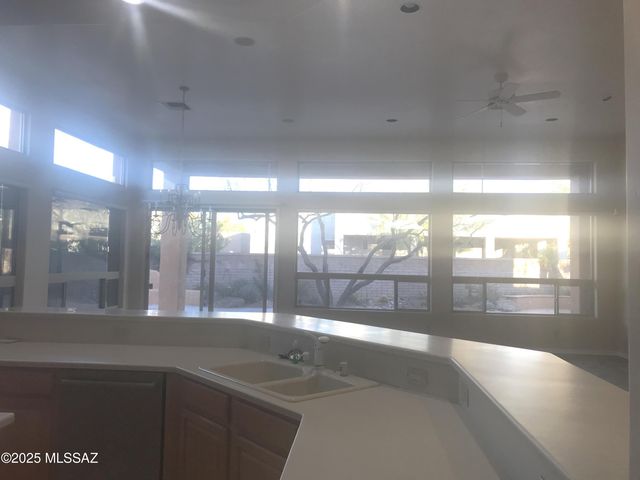 13842 N Slazenger Drive, Oro Valley, AZ 85755
