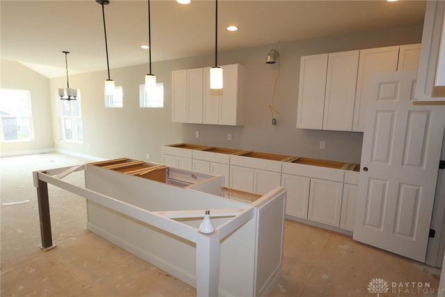 652 Goldfinch Drive, Beavercreek, OH 45434