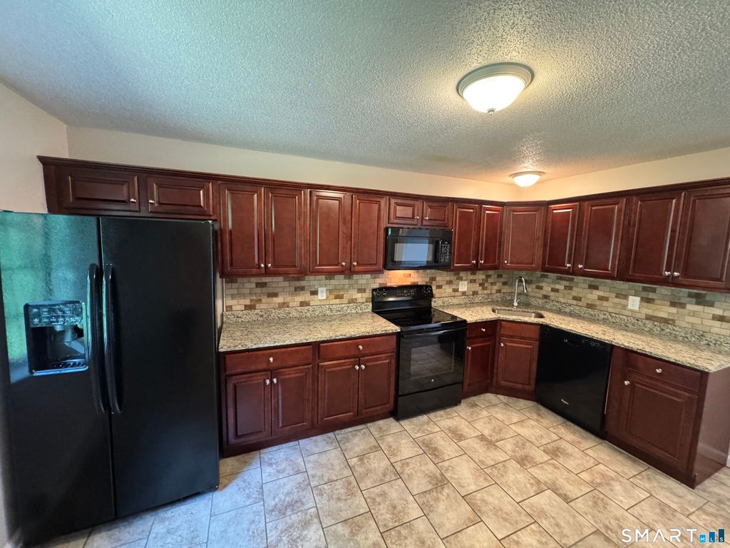 515 Scott Road 46, Waterbury, CT 06705