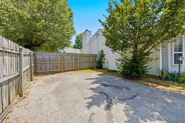 3011 Casa Dr, Nashville, TN 37214