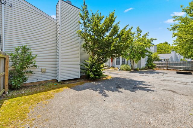 3011 Casa Dr, Nashville, TN 37214