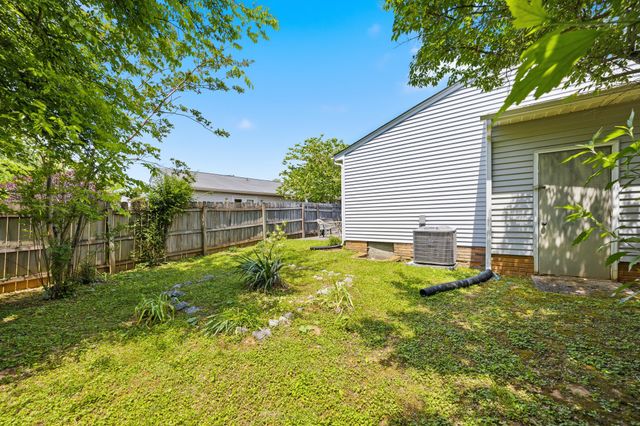 3011 Casa Dr, Nashville, TN 37214