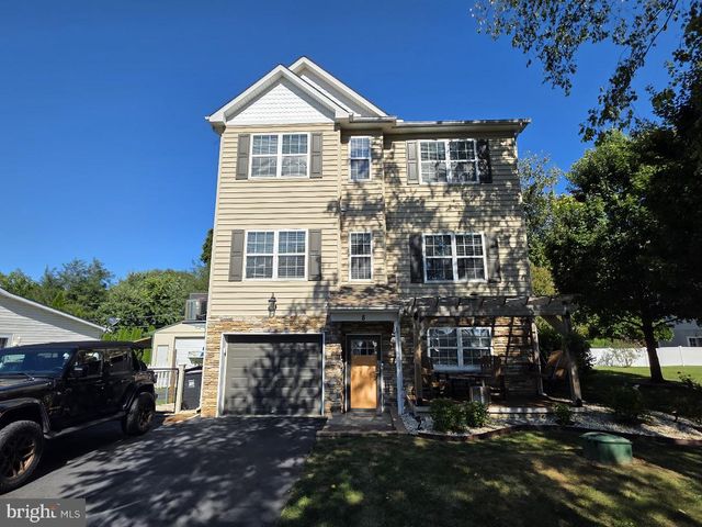 8 ELK LN, Elkton, MD 21921