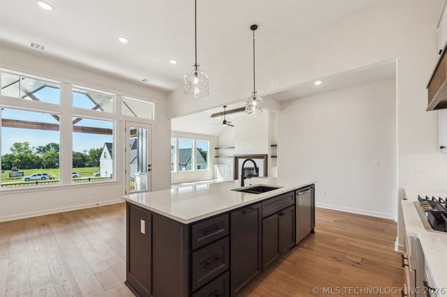 2722 E 134th Circle, Bixby, OK 74008