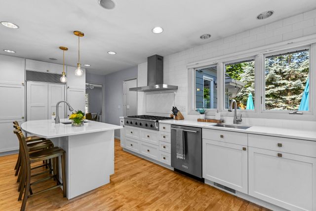 6612 Dovre Drive, Edina, MN 55436