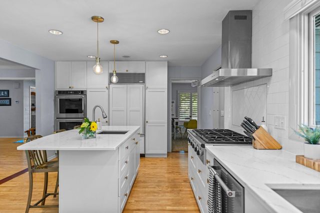 6612 Dovre Drive, Edina, MN 55436