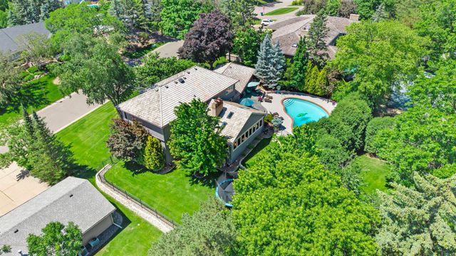 6612 Dovre Drive, Edina, MN 55436