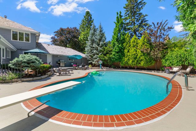 6612 Dovre Drive, Edina, MN 55436